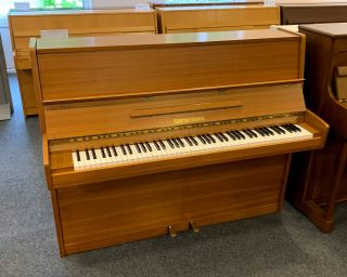 Grotrian-Steinweg Klavier - Modell 120 - in Nußbaum furniert - Bj. 1970